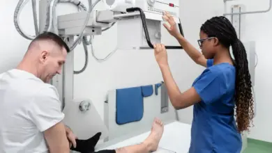 Qual é a diferença entre traumatologia e ortopedia