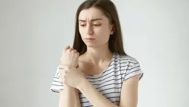 Dor no dorso do punho